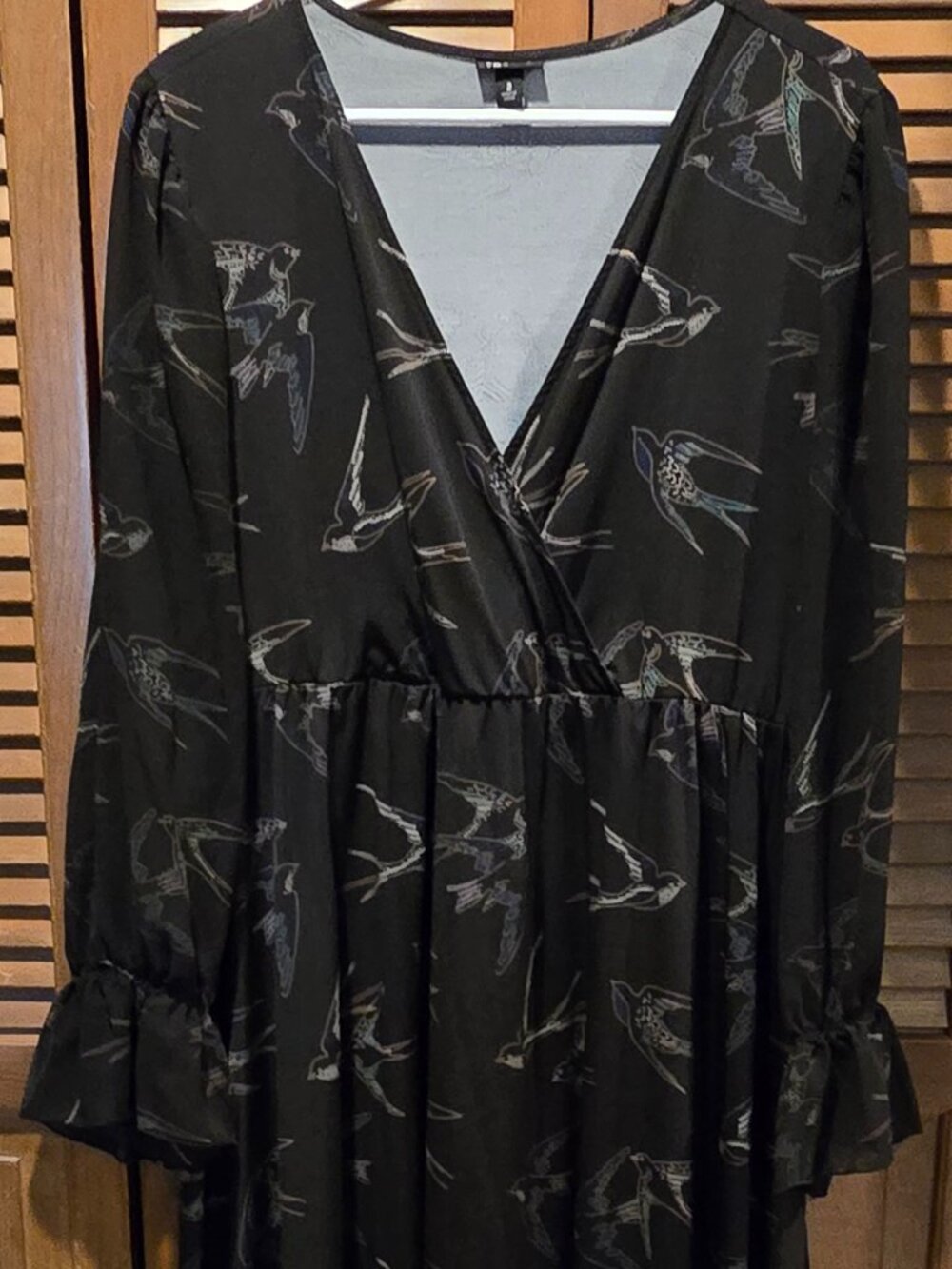 Torrid Swallow Print Studio Knit Faux Wrap Dress Chiffon Sleeve - Plus - Picture 7 of 11